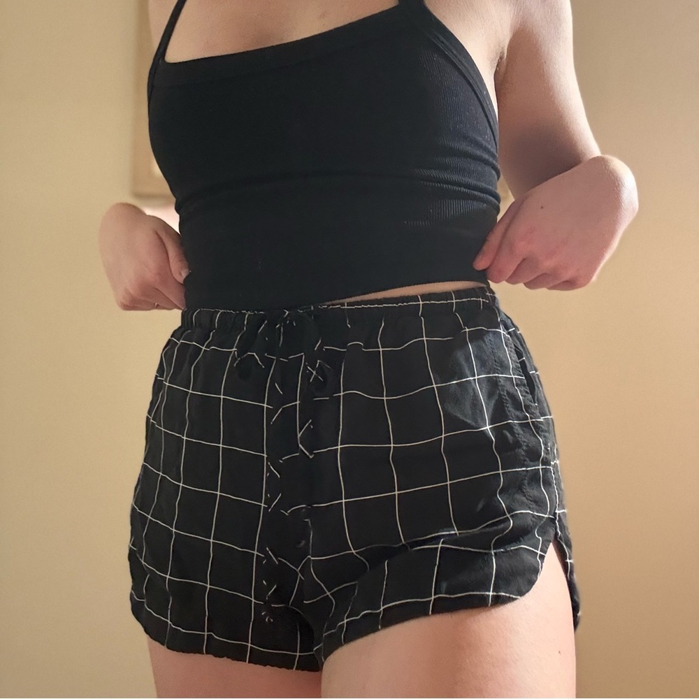 Black and white grid brandy melville shorts loungewear beachwear